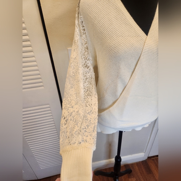 LAST ONE! White V Neck Sweater With Lace Sleeves - Picture 5 of 6